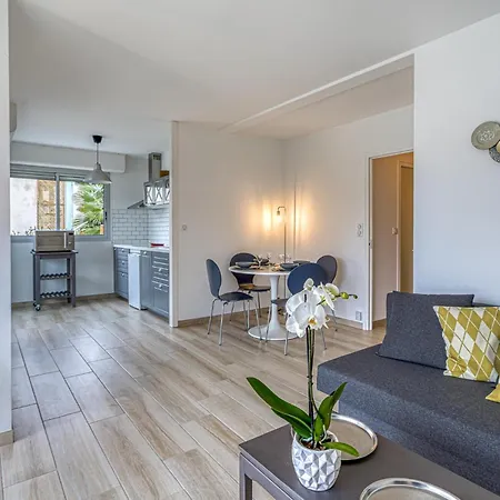 Appartement Awesome In Saint-georges-de-didon